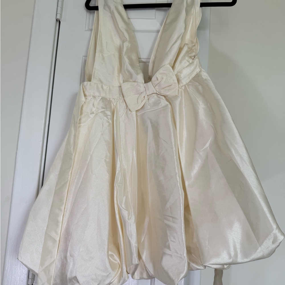 Elegant Cream Bridal Dress with Bow